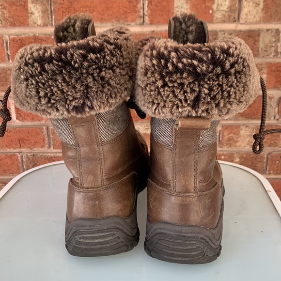 UGG Men’s Brown Leather Boots Size 10 - Picture 8 of 10